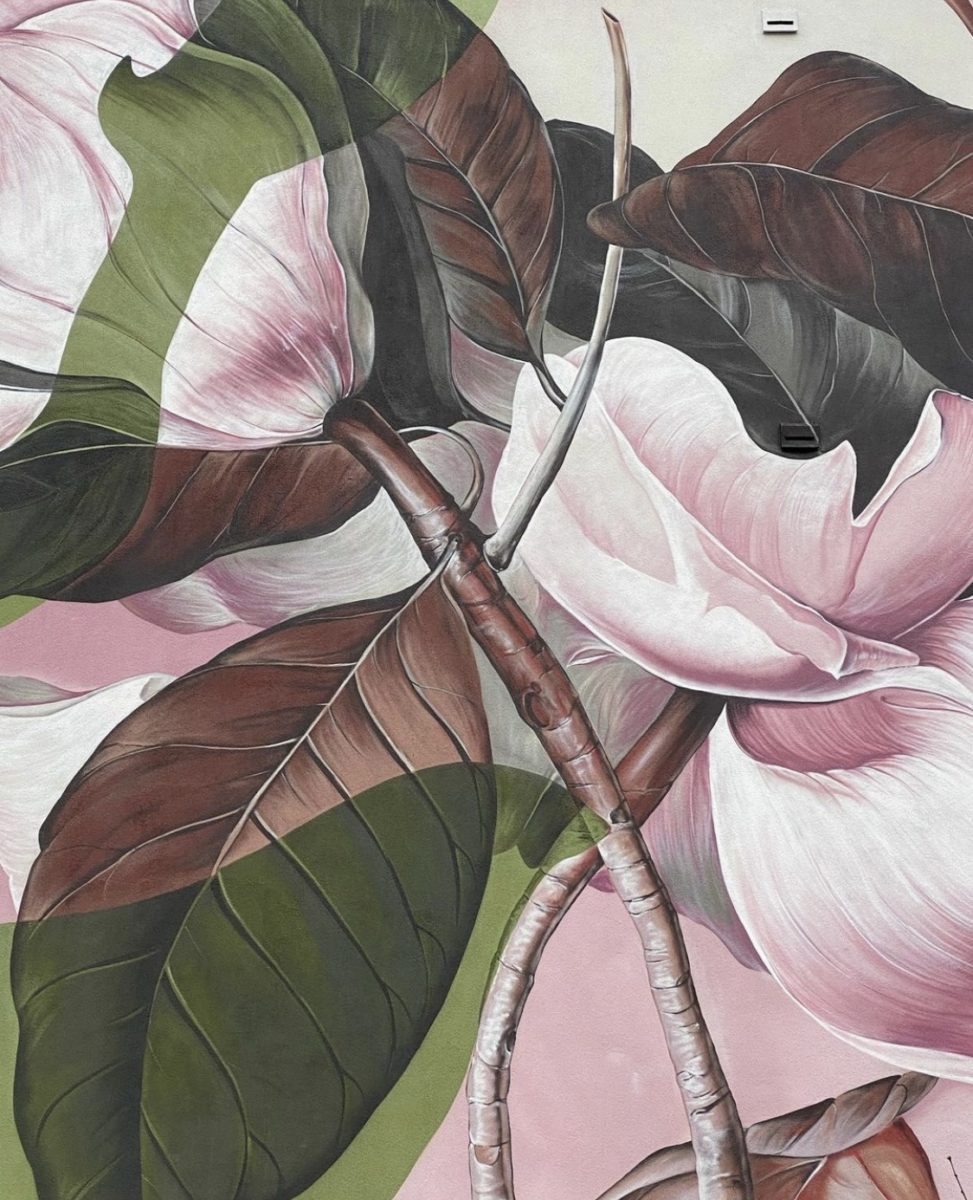 Detail van muurschildering in Geleen – kleurrijke patronen op grote hoogte