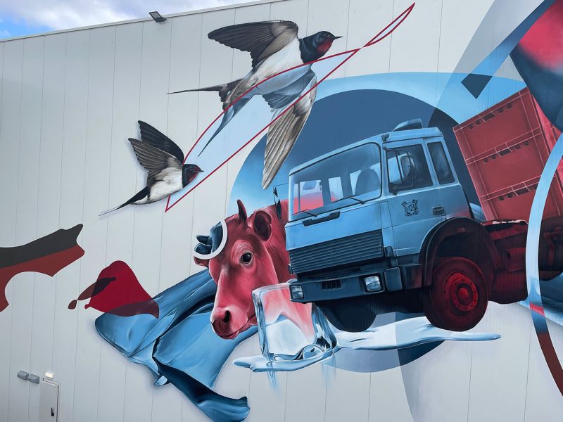 gomad street art mural muurschildering oss bedrijfspand gevel loods Detail van bedrijfskenmerken mural – symboliek van familie en bedrijf Vice Versa