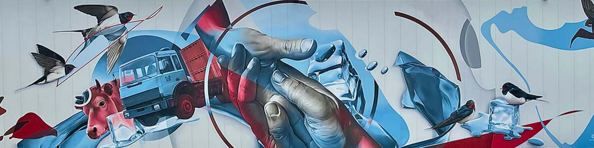 Muurschildering op koelcel van 18x55 meter in Oss – vijf vogels als familieportret door Marcus GOMAD Debie graffiti artiest gespecialiseerd in grote projecten